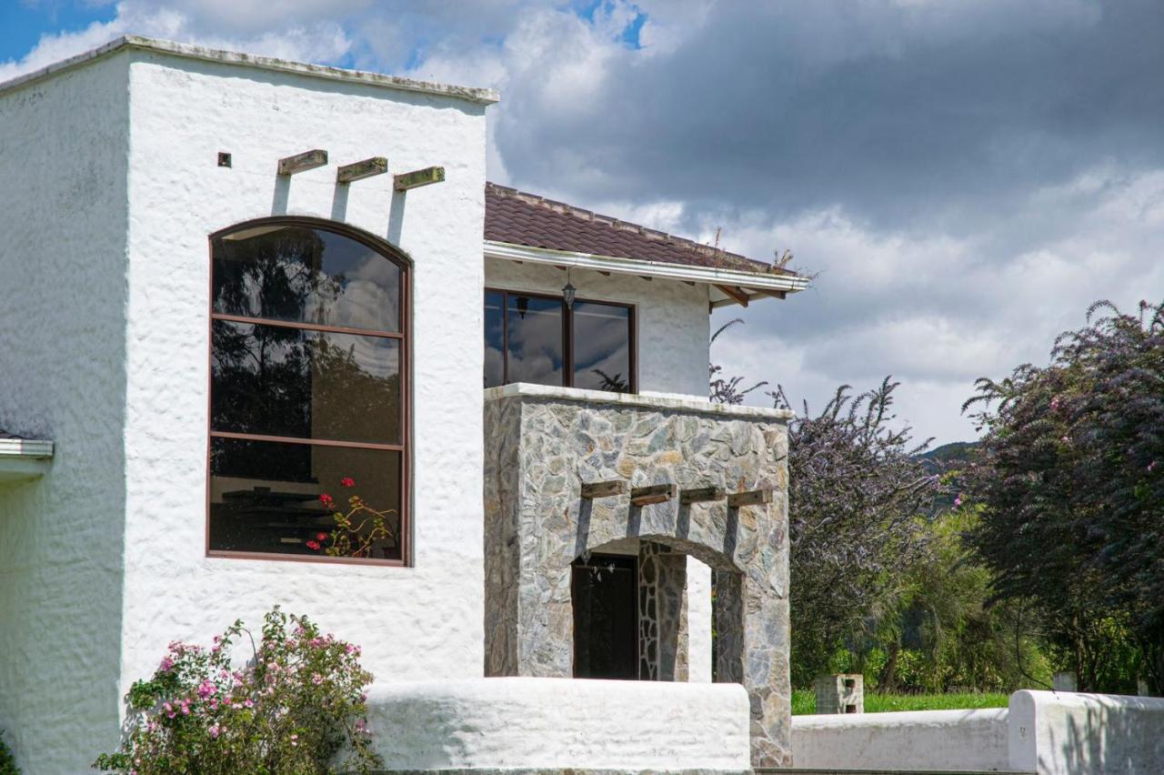 Sobre Piedras Lodge And Family Otavalo Exterior photo